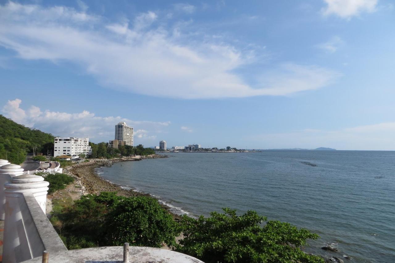 Sriracha Hotel And Spa Ban Huai Yai Phrom Esterno foto