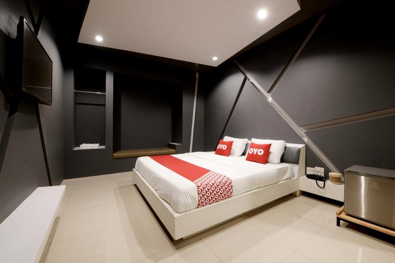 Sriracha Hotel And Spa Ban Huai Yai Phrom Esterno foto